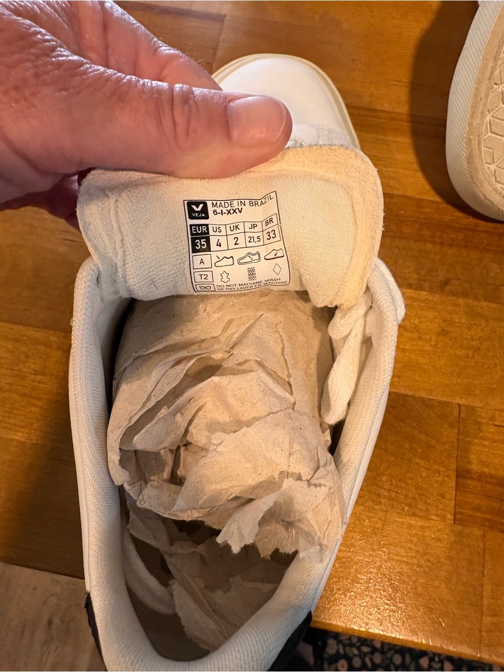 EUC Veja White Sneakers EU 35 with Black V Accent - Picture 7 of 8